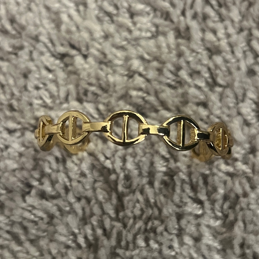 Elegant Gold Link Bracelet